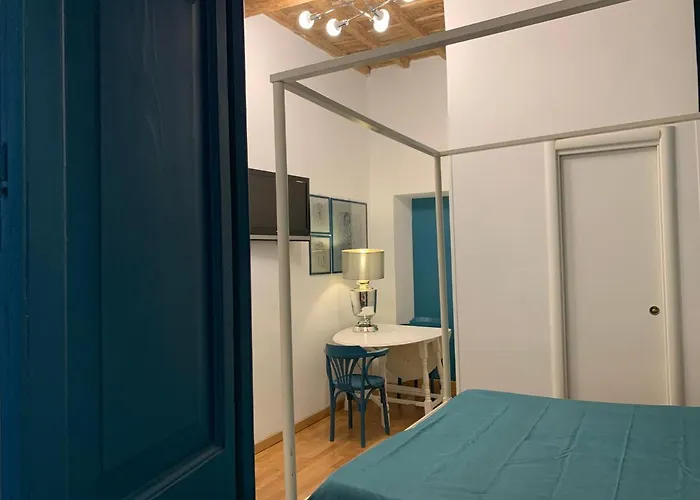 Urbana 33 Guest house 4*