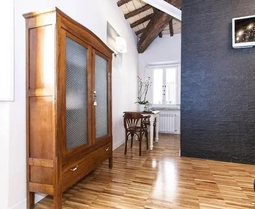 Urbana 33 Guest house 4*