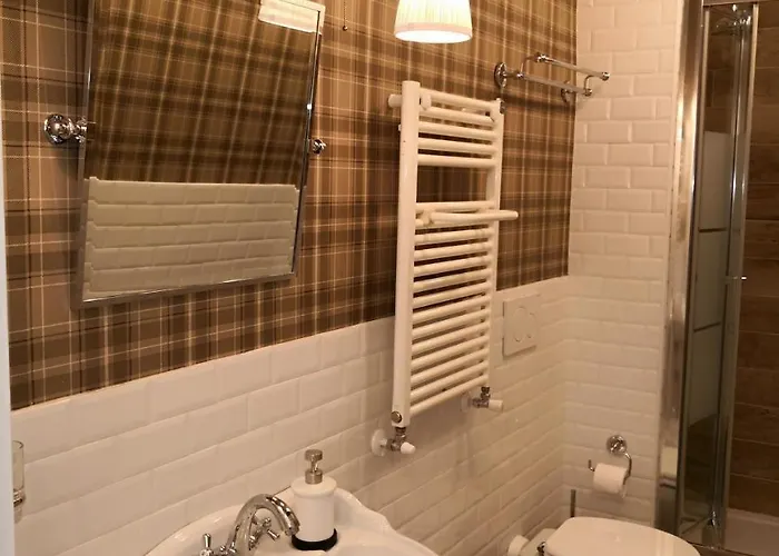 Urbana 33 Guest house
